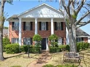 943 Brunswick Dr, Sugar Land, TX 77478