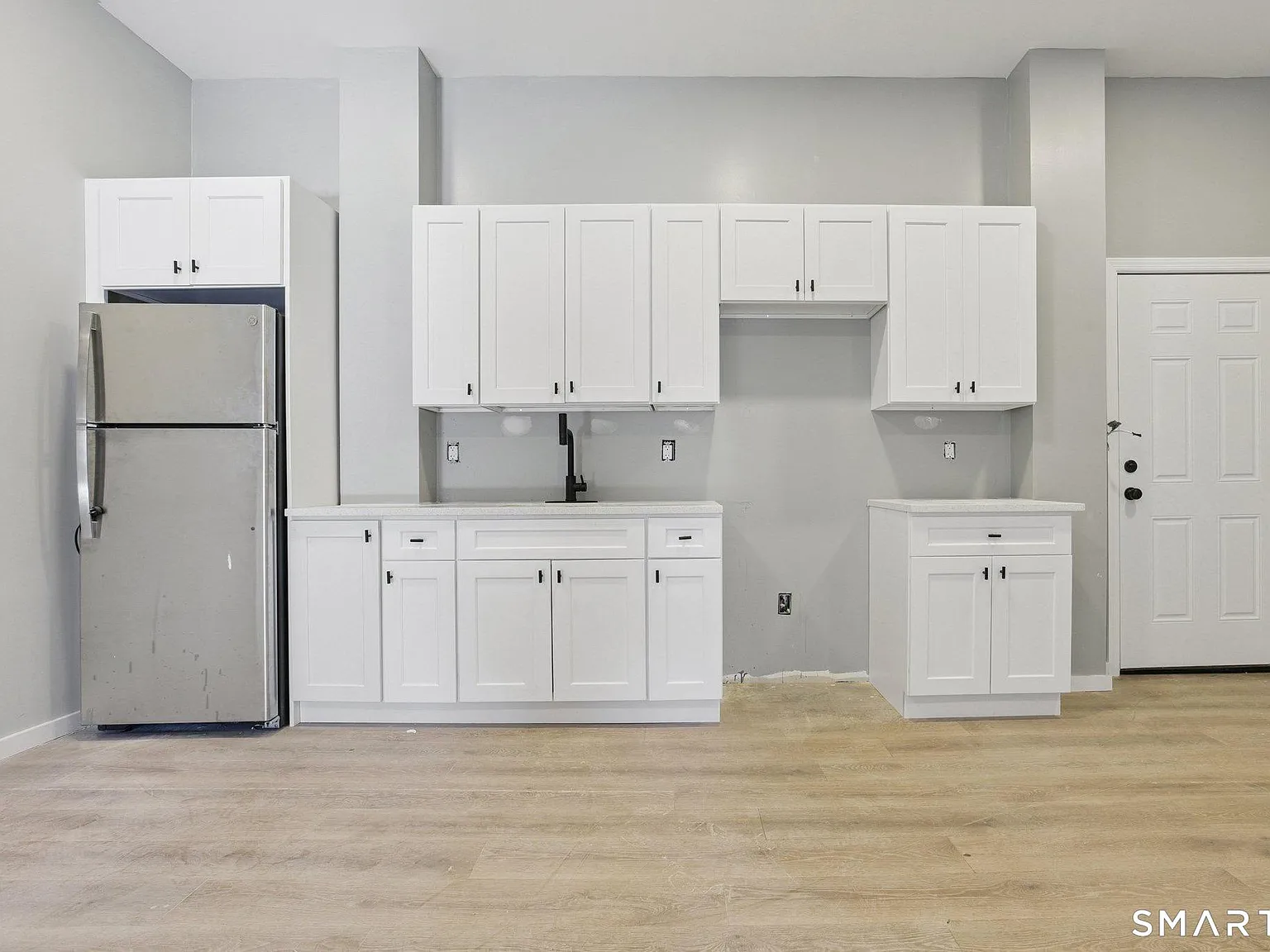 2 bed, 1000 sqft, $2,200 — Photo 4
