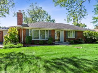 1761 S Robincrest Ln, Glenview, IL 60025