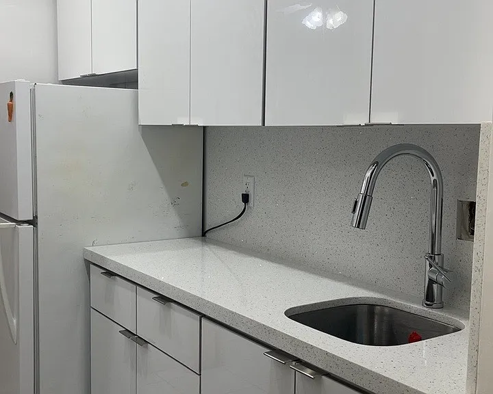 1075 W 23rd St #1 — Photo 4