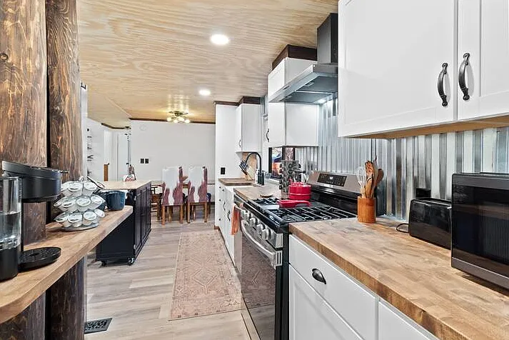 1690 E Rim Rd — Photo 5