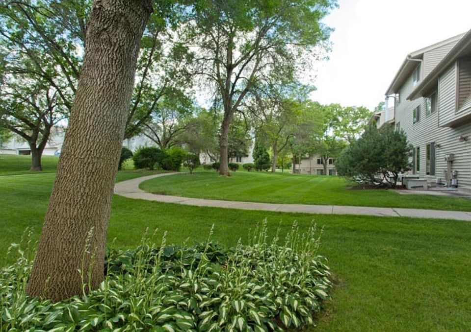 2nd image of 4110 Skylark Ln