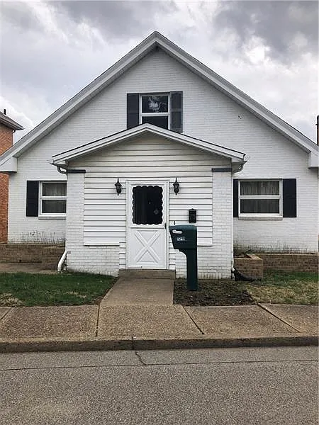 1044 Ivy St photo 1