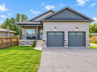 8 Georgina St, Georgina, ON L0E1R0