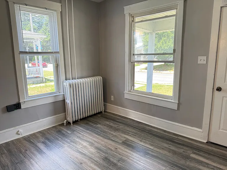 2146 Main St — Photo 6