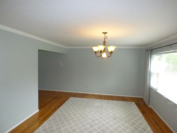 5th image of 1203 Oldwick Dr