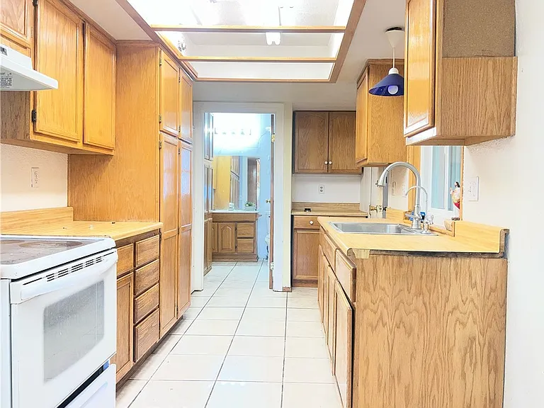 17601 Sycamore Ln — Photo 17