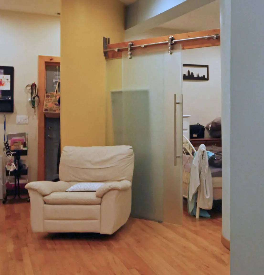 1 bed, 1100 sqft, $2,385 — Photo 3
