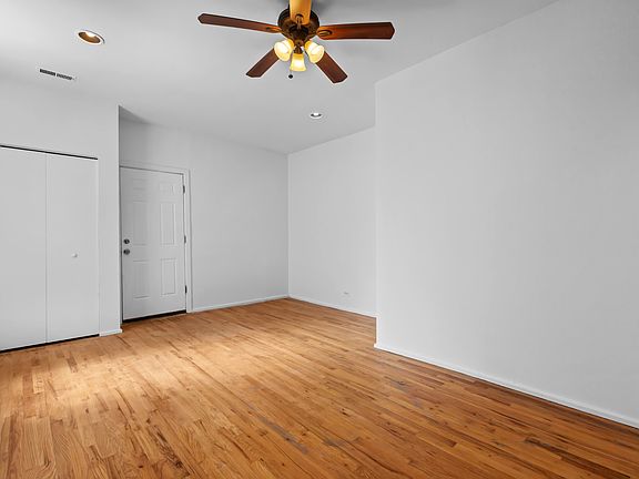 3rd image of 2313 W McLean Ave APT 2E