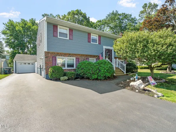 19 Lynn Drive, Colonie, NY 12205