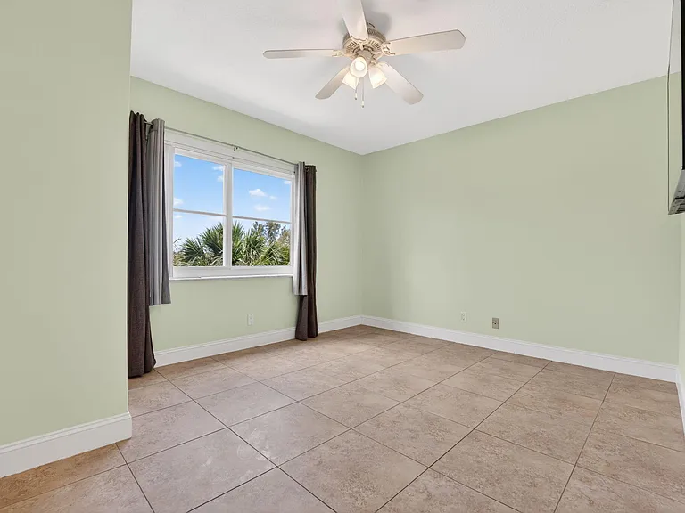 941 Crystal Lake Dr #302 — Photo 17