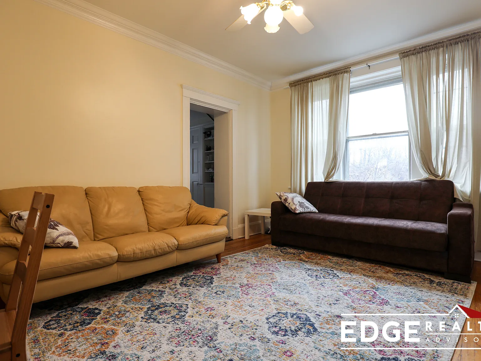 129 Chiswick Rd — Photo 2