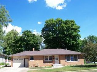 1223 Saint Agnes Dr, Green Bay, WI 54304