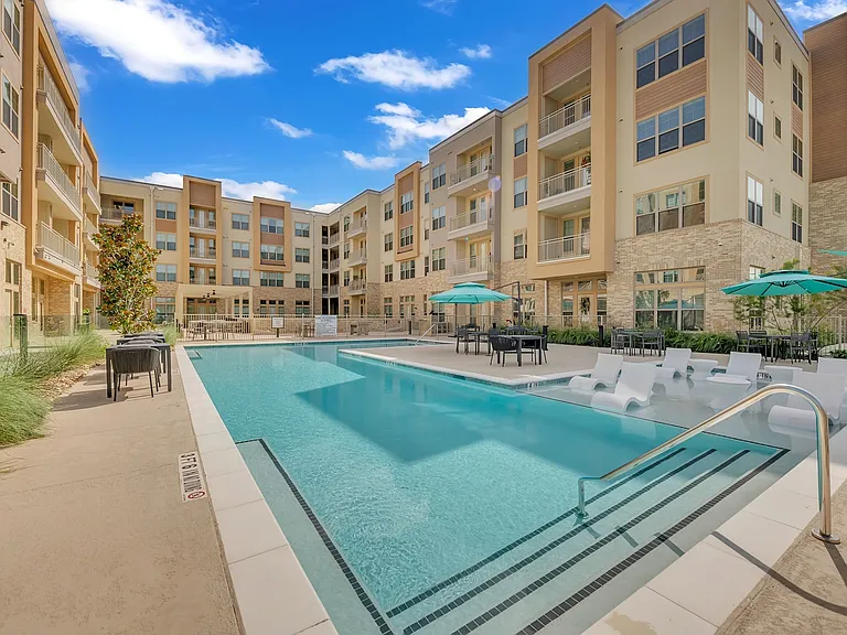Jolie Pflugerville — Photo 22