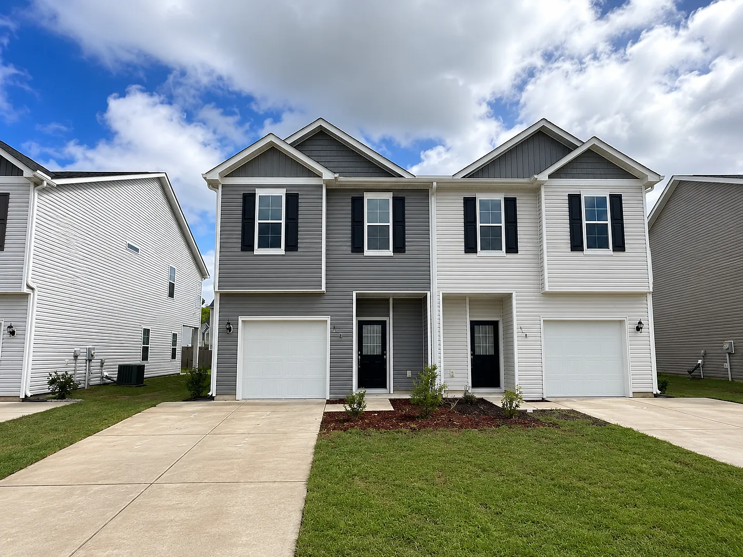 3 bed, 2.5 bath, 1622 sqft, $1,595 — Photo 1