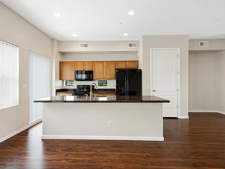 4747 E Culver St — Photo 15