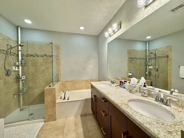 853 S Ocean Blvd — Photo 7