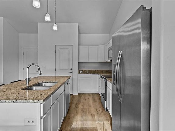 3rd image of 624 Howard Fork Avenue