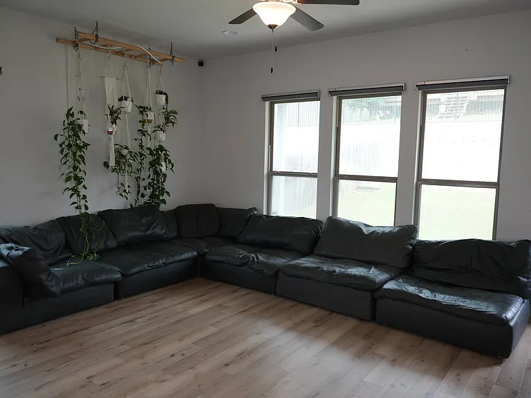 9813 Evening Canopy Dr — Photo 3