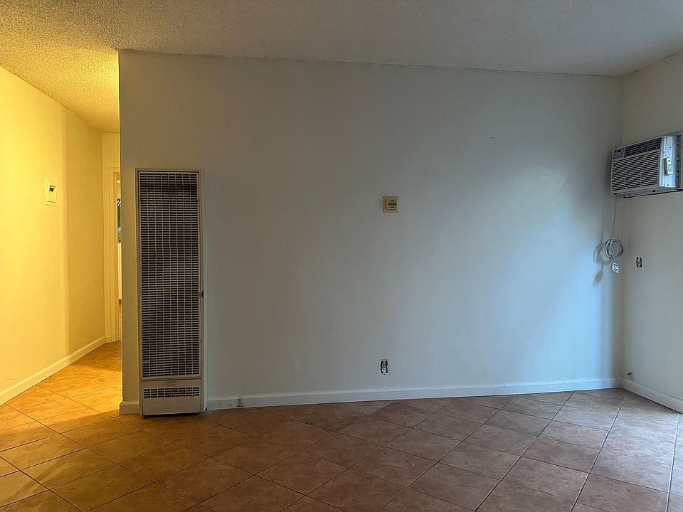 1st image of 1134 Sesmas St