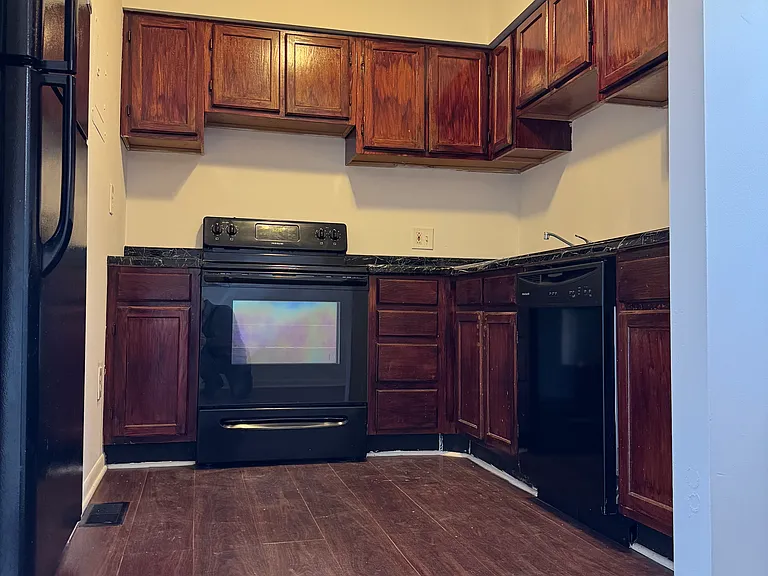 1806 Thames St — Photo 13