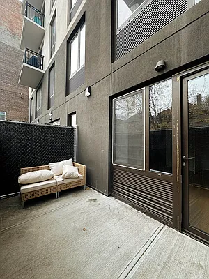 Rented by Artur Gutman, LREB | media 33