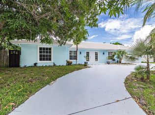 1870 Travis Rd, Lake Clarke Shores, FL 33406