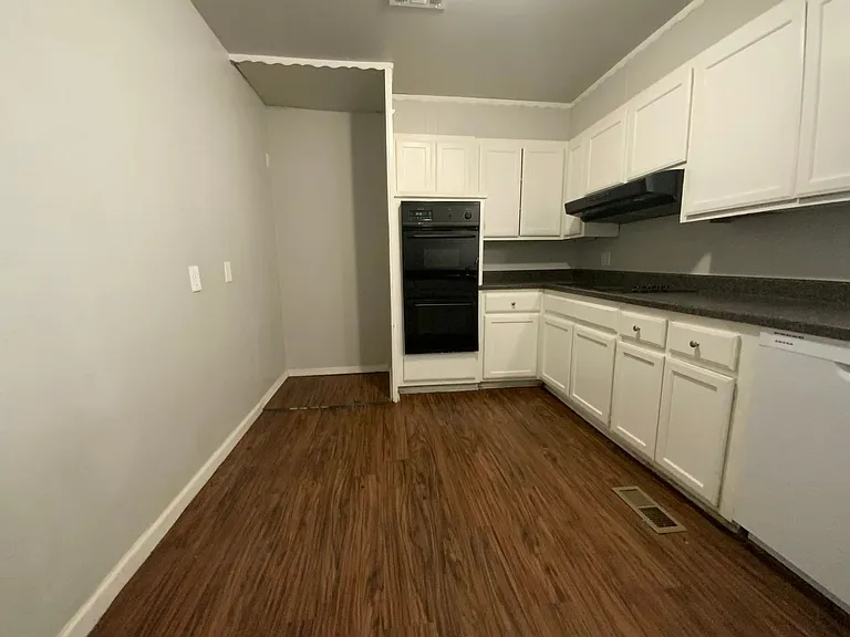 4206 N Donald Ave — Photo 12