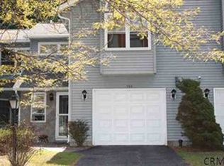 593 Highwood Cir, Albany, NY 12203