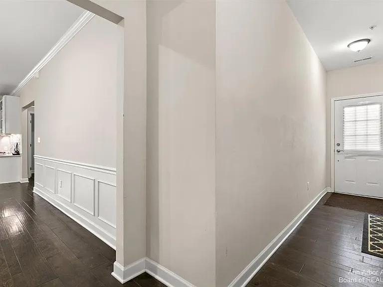 5570 Arbor Chase Dr — Photo 19