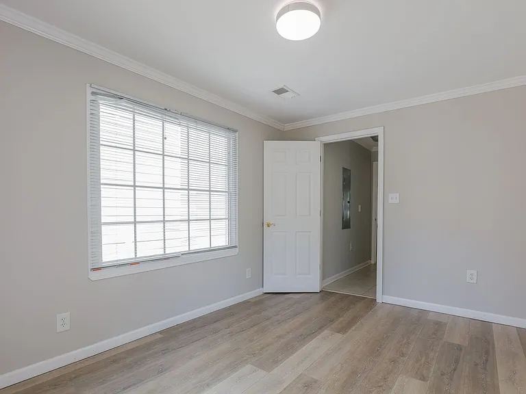 507 Boulevard Pl NE — Photo 18