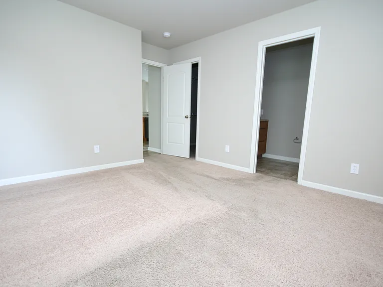225 Bermuda Lakes Dr — Photo 10