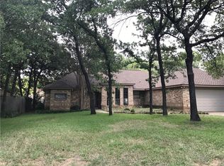 7824 Amy Ln, North Richland Hills, TX 76182