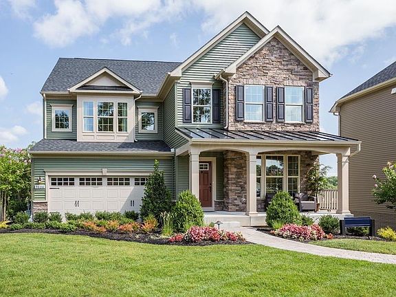 2nd image of 811 Blackmore Cir