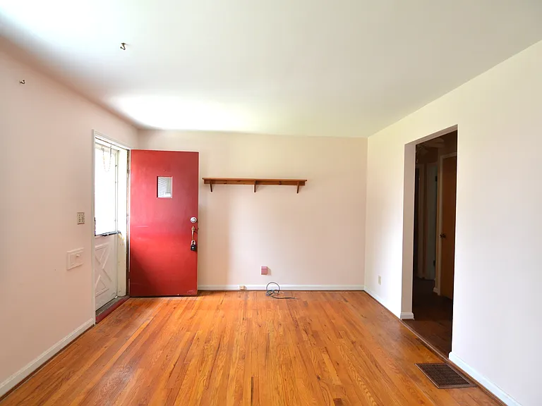 4625 Orchard Ln — Photo 3