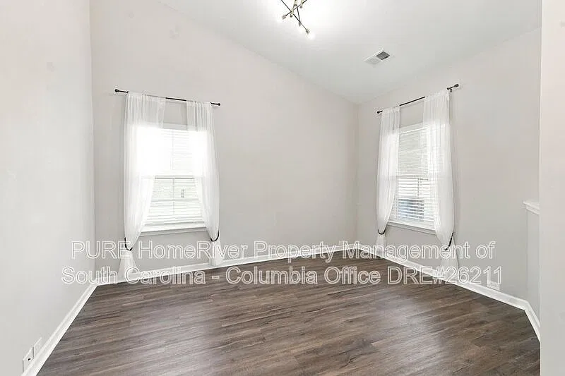 4 bed, 3.0 bath, 2290 sqft, $2,375 — Photo 2