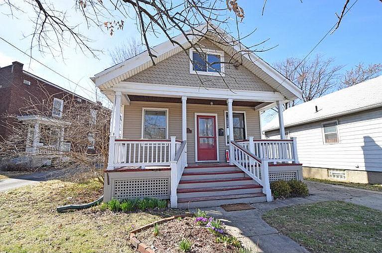 1st image of 3881 Paxton Ave