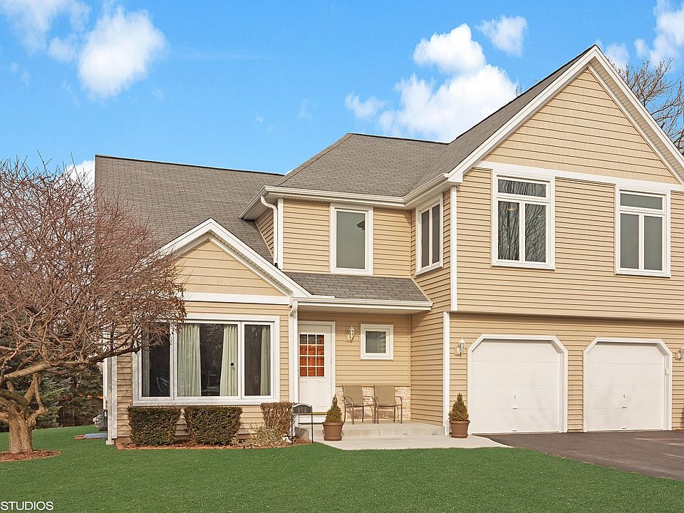 1st image of 852 E Stonebridge Ct