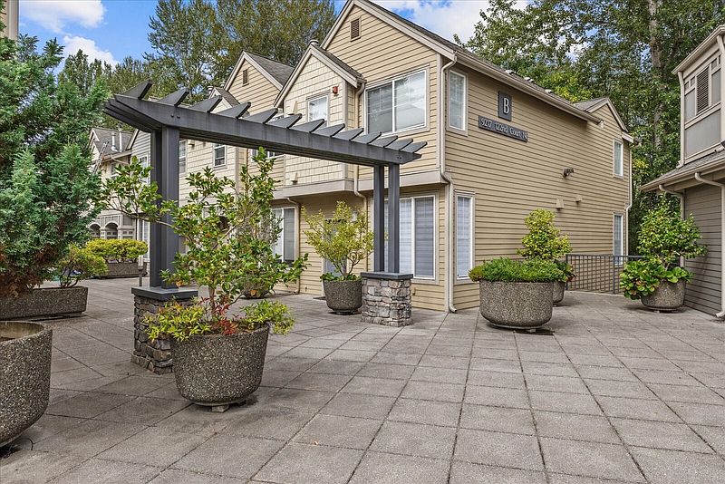 3rd image of 9217 122nd Court NE #112