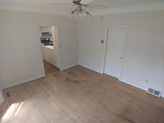 5th image of 613 Bay St #2