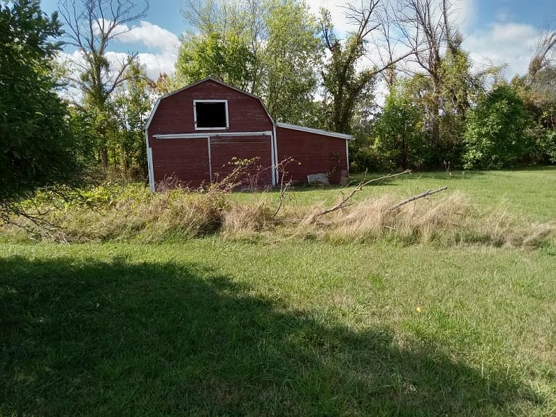 2nd image of 1384 Ridge Rd