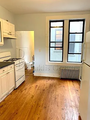 Rented by Bouklis Group | media 17