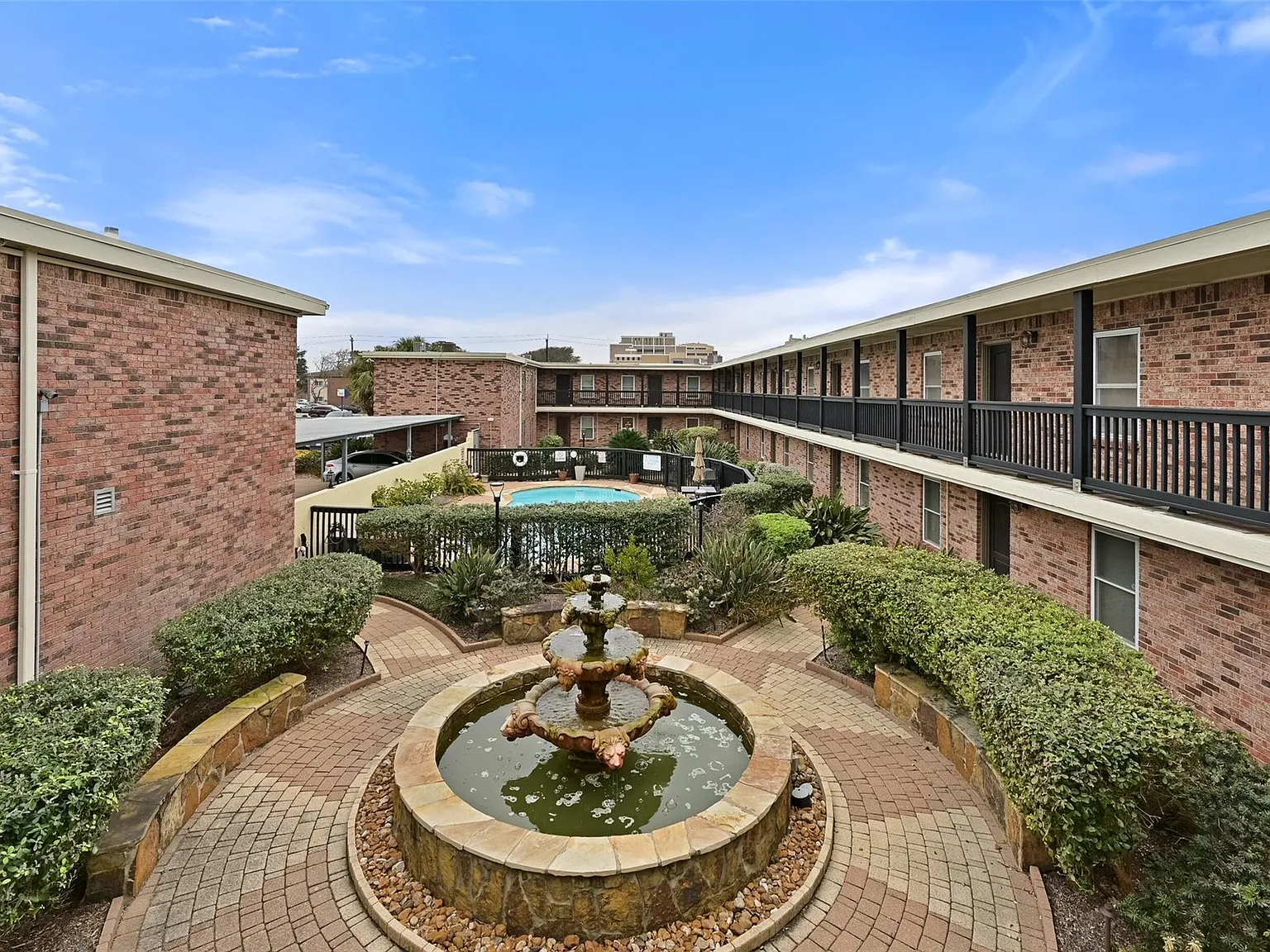 2 bed, 2.0 bath, 993 sqft, $1,900 — Photo 1