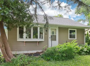 905 Ridgewood Way, Madison, WI 53713