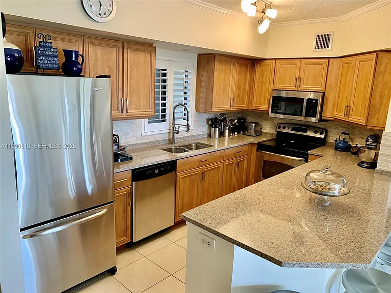 2105 Lavers Cir #501 — Photo 11