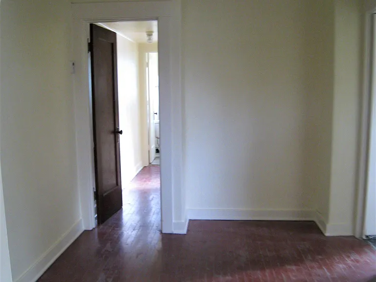246 E University Blvd — Photo 9