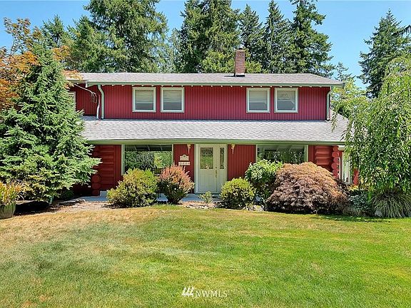 4th image of 2158 Marine Dr
