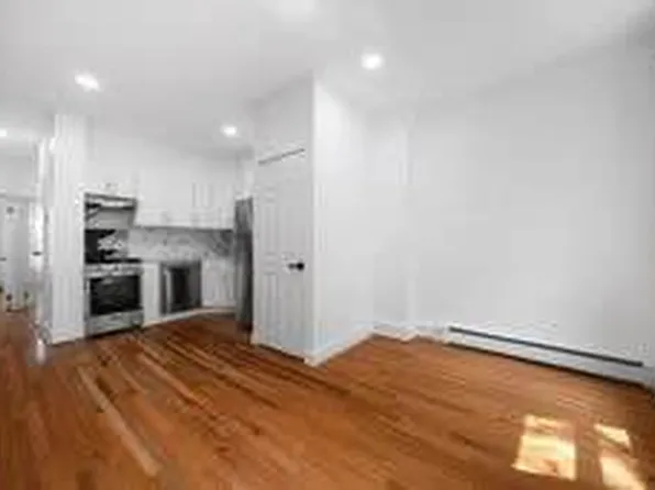 571 Macdonough Street image 6 of 22