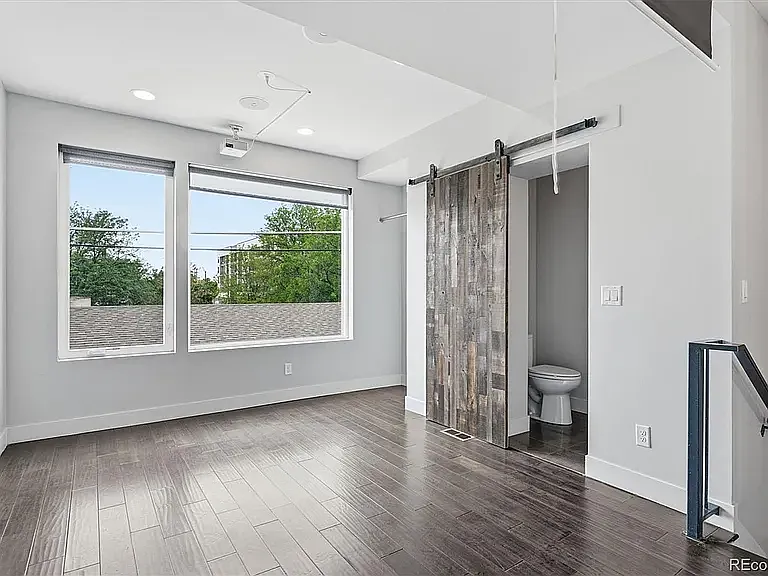 3181 Lawrence St — Photo 10