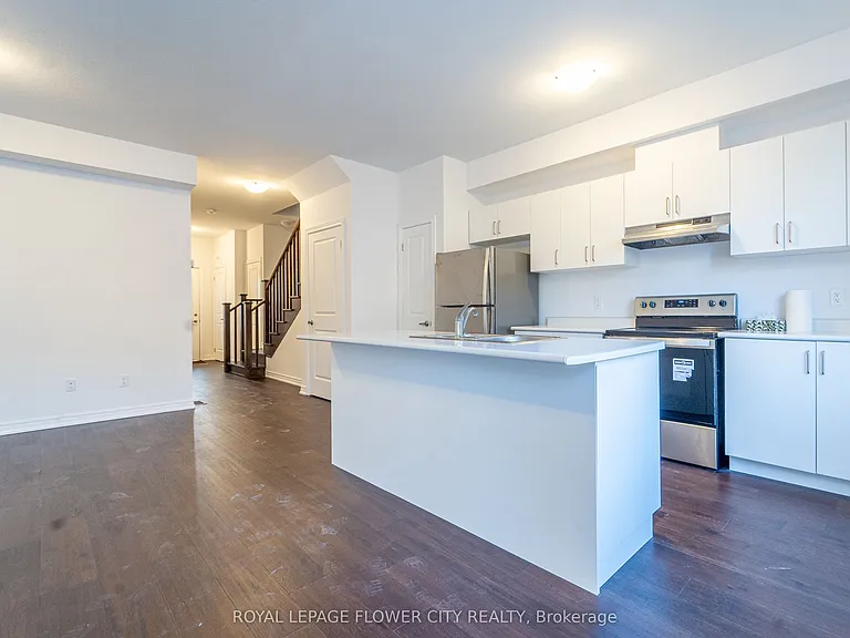413 E 16th St — Photo 9